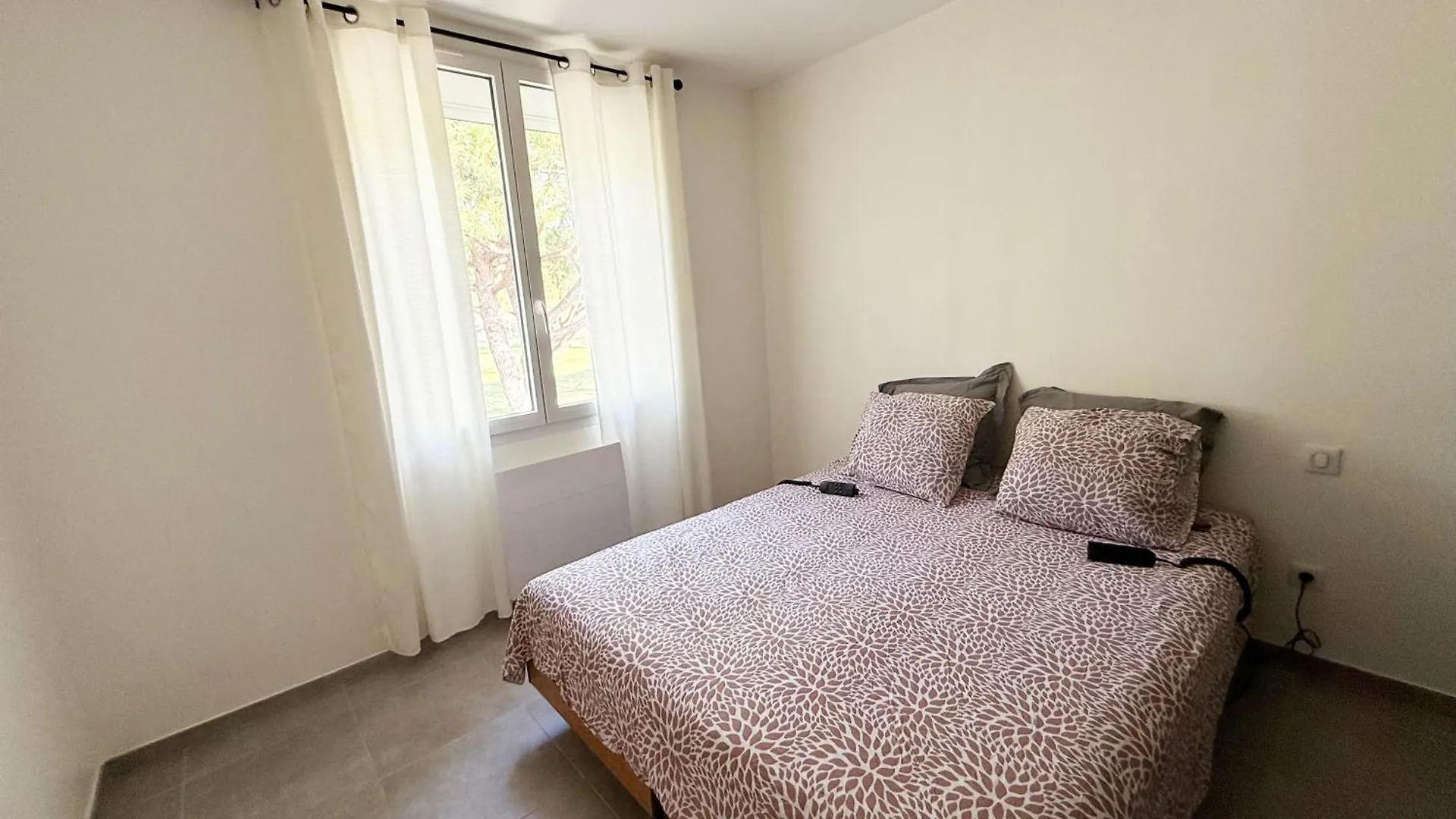 Le Balcon Du Ponant 2 Bedrooms With Terrace Park View Port-Saint-Louis-du-Rhone 0*,  France